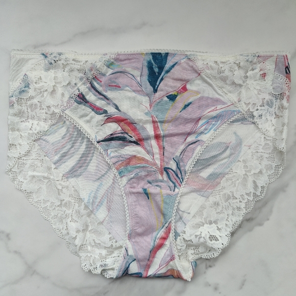 Soma Intimates & Sleepwear Nwt Soma Embraceable Signature Lace High